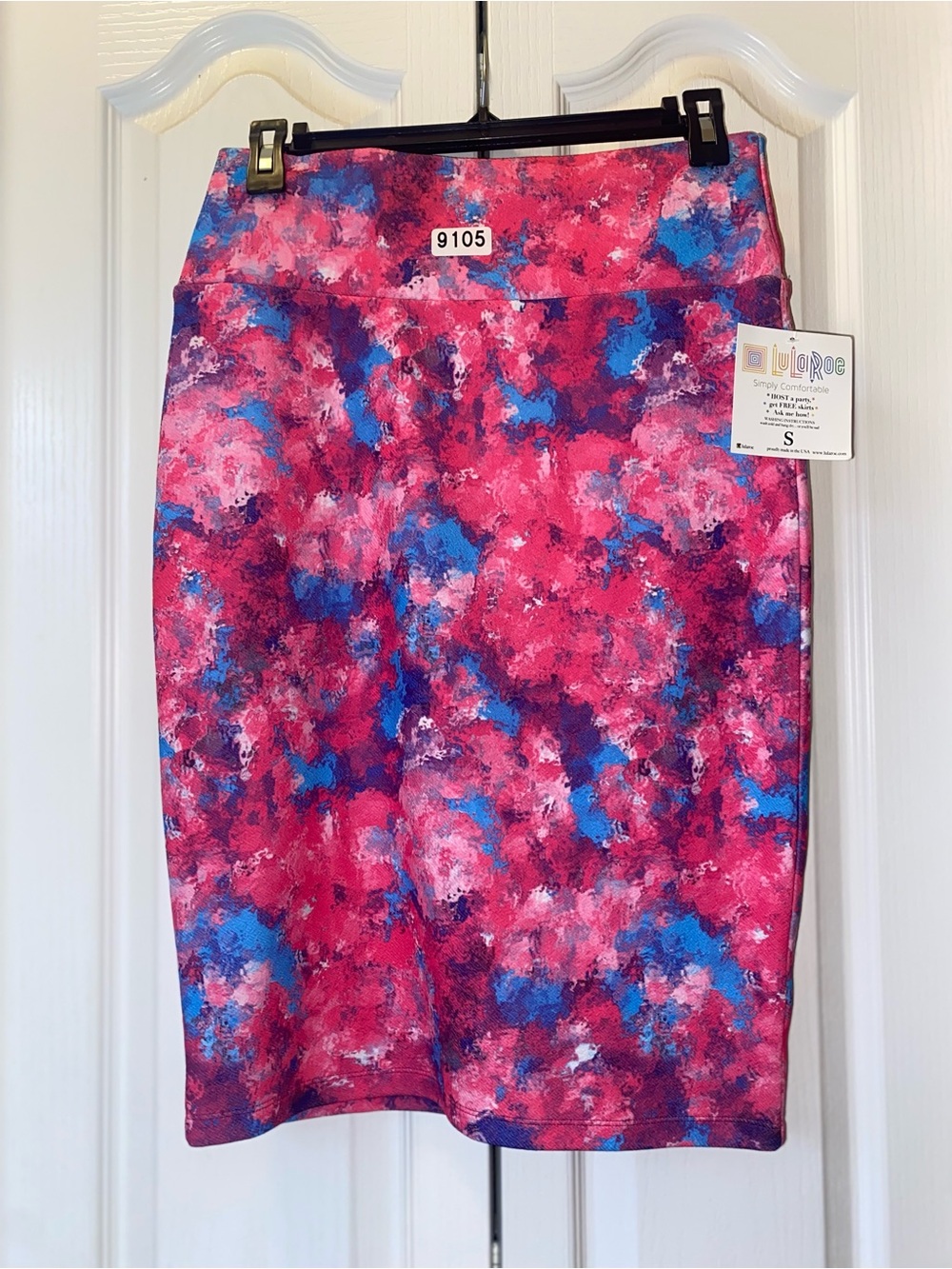 9105 - LuLaRoe Small Cassie Skirt NWT